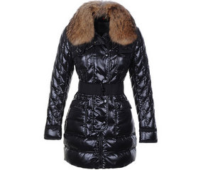 Moncler Nuevo 2025 para mujer de color negro azabache